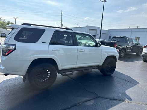 Used 2023 Toyota 4Runner SR5 Premium w/ Moonroof Package AWD/4WD image 8