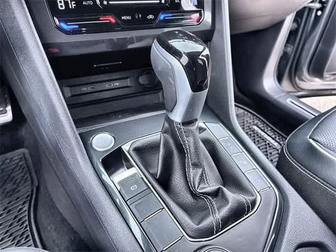 Used 2024 Volkswagen Tiguan SEL R-Line image 35