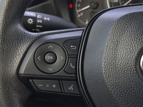 Used 2022 Toyota Corolla LE image 20