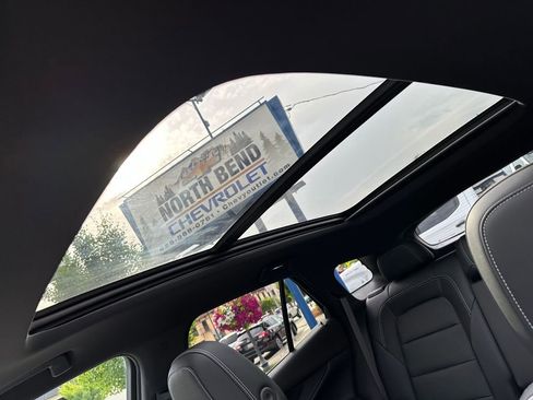 Used 2024 Chevrolet Blazer EV LT image 24