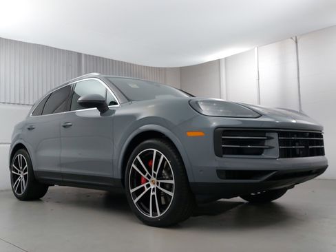 New 2026 Porsche Cayenne S image 9