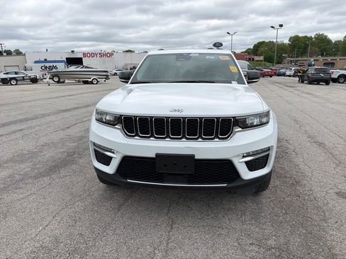 Used 2022 Jeep Grand Cherokee Limited 4xe image 2