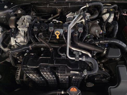 Used 2024 Nissan Altima 2.5 SV image 30