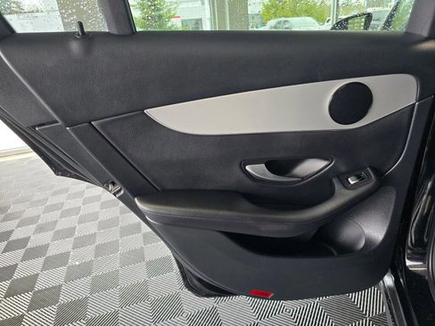 Used 2022 Mercedes-Benz GLC 300 image 38