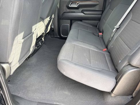 Used 2025 Chevrolet Silverado 1500 LT AWD/4WD image 16