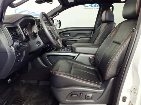 Used 2023 Nissan Titan PRO-4X w/ Pro-4x Convenience Package AWD/4WD image 8