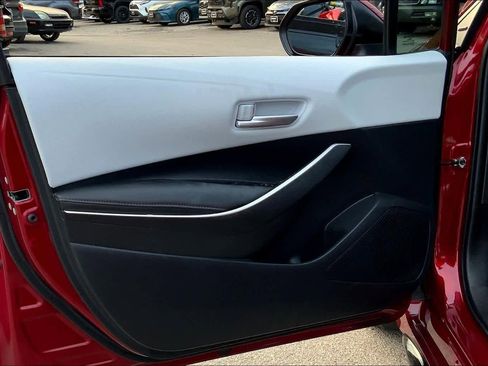 Used 2025 Toyota Corolla SE image 20