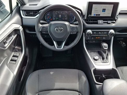 Certified 2024 Toyota RAV4 SE w/ Convenience Package AWD/4WD image 11