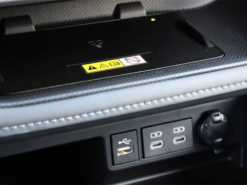 Used 2024 Toyota Highlander Platinum image 34