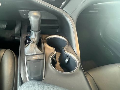 Used 2024 Toyota Camry SE image 29