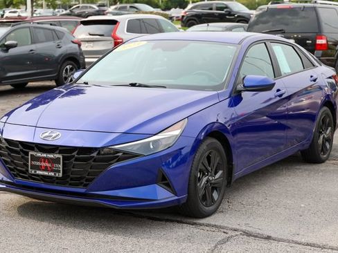 Used 2023 Hyundai Elantra SEL FWD image 32