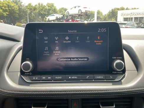 Used 2025 Nissan Rogue SV FWD image 27