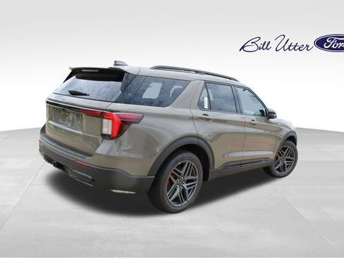 New 2026 Ford Explorer ST-Line w/ ST-Line Street Pack RWD image 3