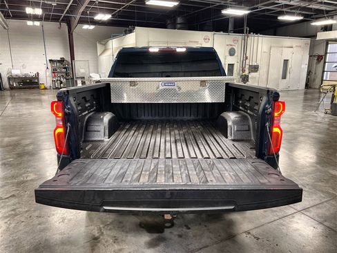 Used 2021 Chevrolet Silverado 1500 RST image 25
