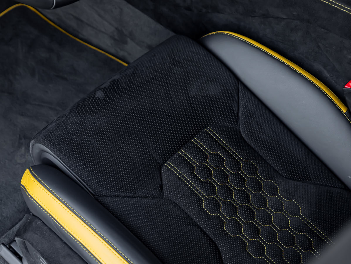 Used 2024 Lamborghini Urus Performante AWD/4WD image 16