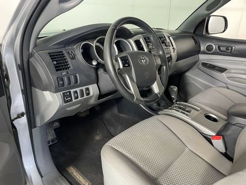 Used 2012 Toyota Tacoma 4x4 Double Cab w/ SR5 Pkg image 3
