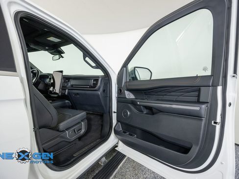 Used 2023 Ford Expedition Platinum AWD/4WD image 41