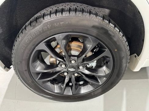 Used 2025 Dodge Durango GT AWD/4WD image 15