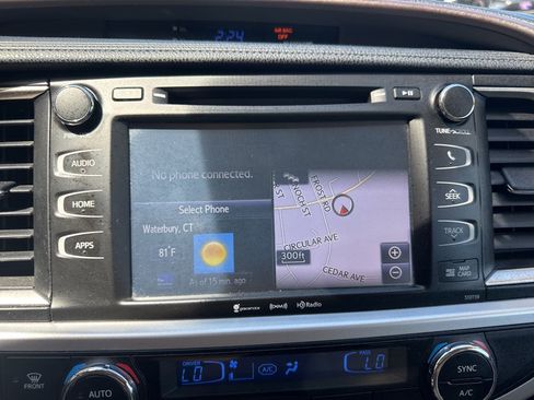 Used 2016 Toyota Highlander XLE AWD/4WD image 24