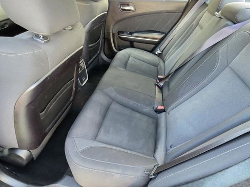 Used 2019 Dodge Charger SXT image 9