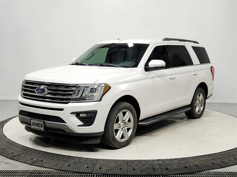 Used 2019 Ford Expedition XLT w/ Equipment Group 202A image 3