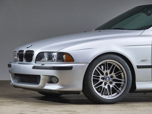 Used 2003 BMW M5 RWD image 13