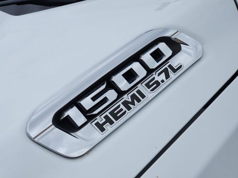 Used 2022 RAM 1500 Laramie AWD/4WD image 19