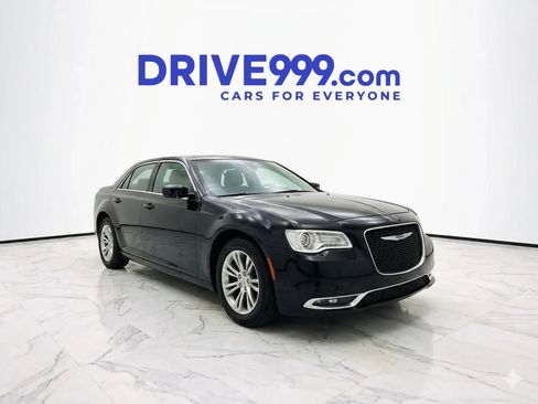 Used 2017 Chrysler 300 Limited image 1