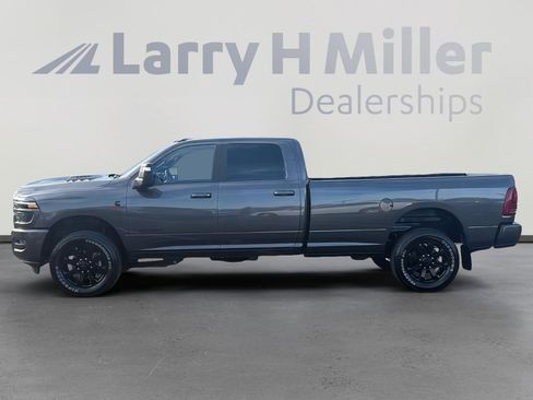 Used 2025 RAM 2500 Laramie w/ Night Edition AWD/4WD image 2