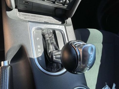 Used 2018 Ford Mustang Coupe RWD image 19