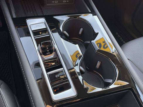 Certified 2026 Volkswagen Atlas SE w/ Panoramic Sunroof Package FWD image 30