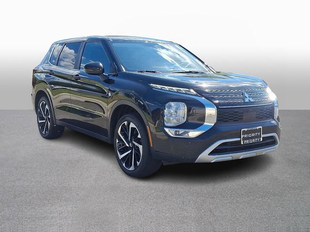Used 2024 Mitsubishi Outlander SE AWD/4WD image 3