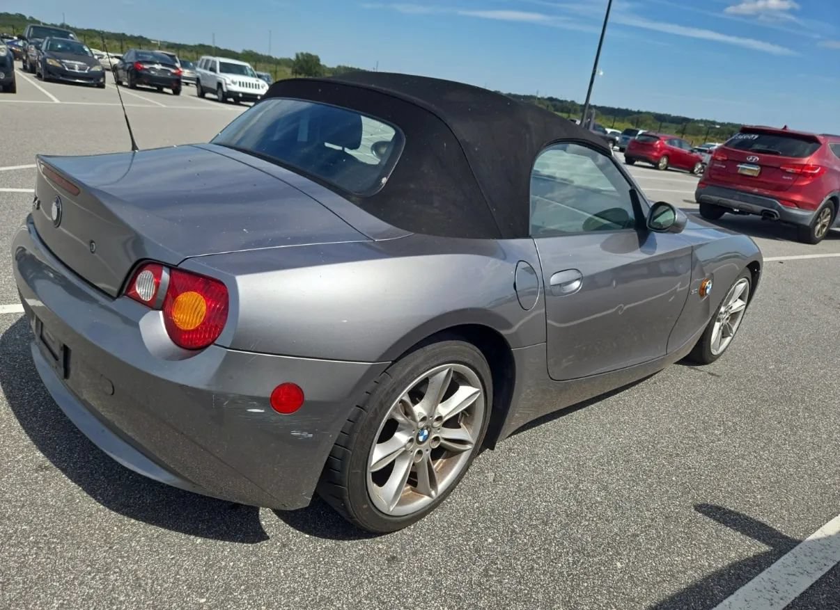 Used 2003 BMW Z4 3.0i RWD image 4