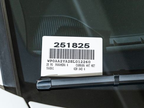 Certified 2025 Porsche Panamera RWD image 30