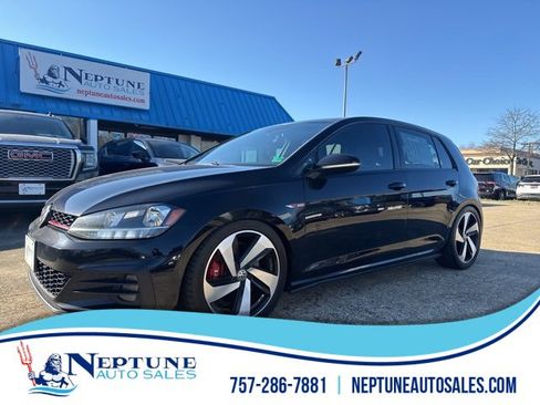 Used 2020 Volkswagen GTI SE image 1