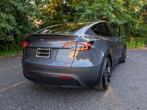 Used 2023 Tesla Model Y Performance AWD/4WD image 5