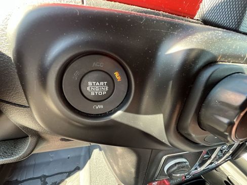 Used 2023 Jeep Gladiator Rubicon w/ Cold Weather Group image 28