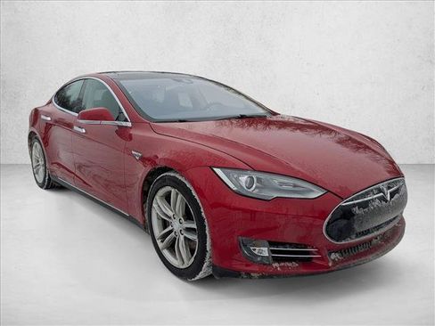 Used 2015 Tesla Model S 70 image 3