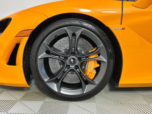Used 2020 McLaren 720S Spider image 9