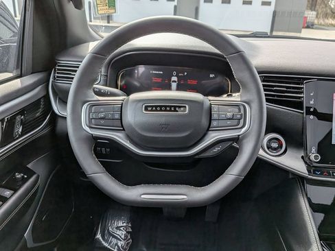 Used 2025 Jeep Wagoneer Series II w/ Premium Group I AWD/4WD image 23