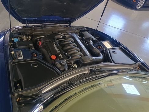 Used 2001 Jaguar XK8 Convertible image 36