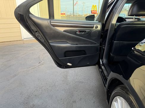 Used 2013 Lexus LS 460 AWD image 31