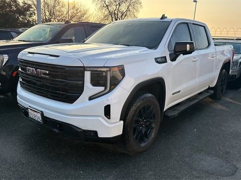 Used 2025 GMC Sierra 1500 Elevation w/ Elevation Premium Package image 4