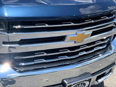 Used 2021 Chevrolet Silverado 1500 LTZ AWD/4WD image 28