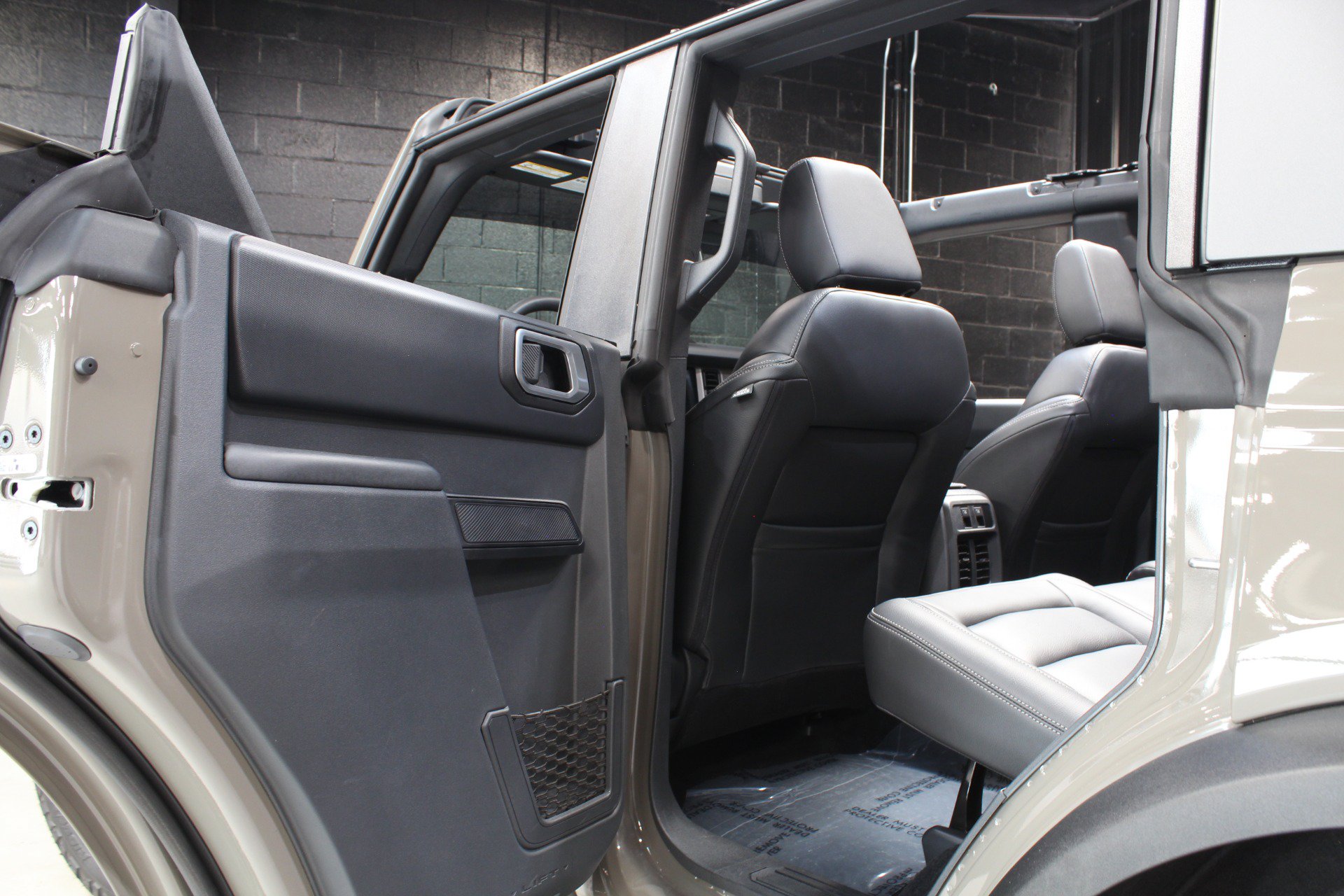 Used 2025 Ford Bronco 4-Door AWD/4WD image 39