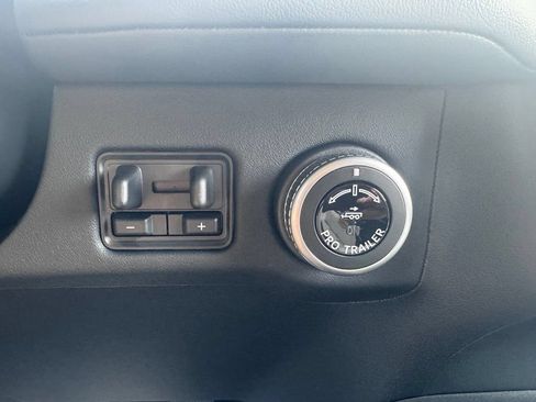 New 2027 Lincoln Navigator Premiere AWD/4WD image 6