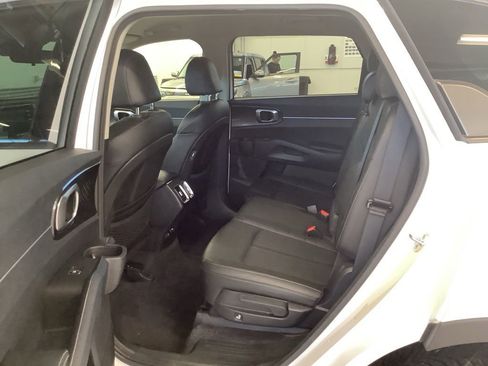 Certified 2021 Kia Sorento S AWD/4WD image 17