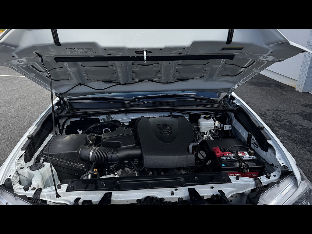 Certified 2023 Toyota Tacoma TRD Sport AWD/4WD image 9