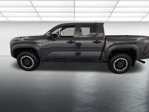 Used 2024 Toyota Tacoma TRD Off-Road AWD/4WD image 4