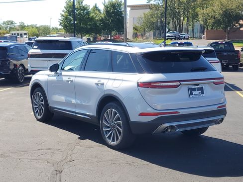 New 2025 Lincoln Corsair Reserve w/ Equipment Group 202A image 3